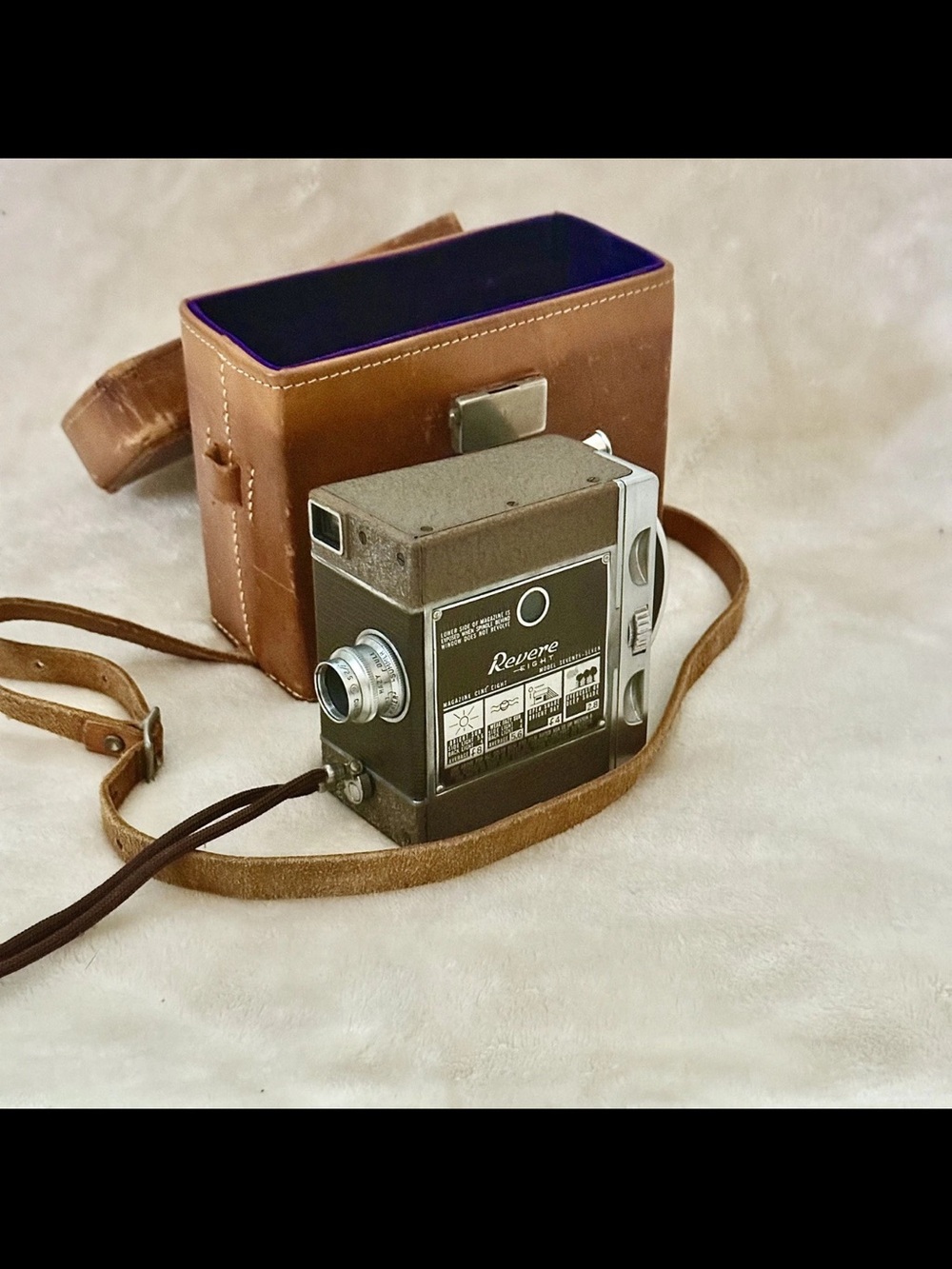Vintage Revere Eight Model 77 Magazine Cine Eight 8mm Movie Camera